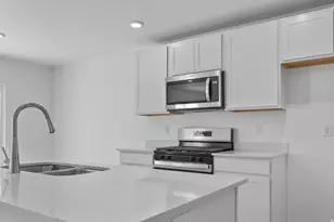 1911 E 640 N, Salem, UT 84653 - Photo 2