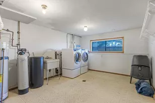 8903 S Cobble Crest Ln, Sandy, UT 84093 - Photo 22