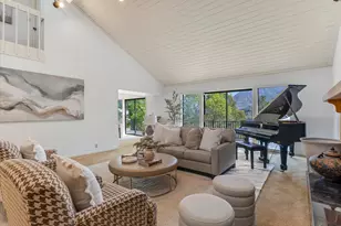 8903 S Cobble Crest Ln, Sandy, UT 84093 - Photo 4