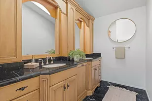8903 S Cobble Crest Ln, Sandy, UT 84093 - Photo 14