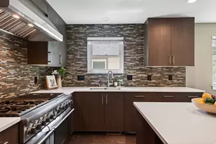 1689 E Kierstin Pl, Salt Lake City, UT 84108 - Photo 12