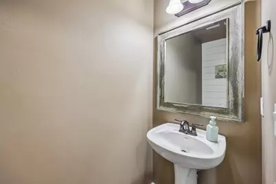 5129 S 3450 W, Roy, UT 84067 - Photo 10