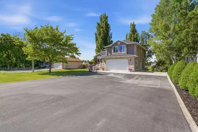 155 E 400 S, Hyrum, UT 84319 - Photo 2