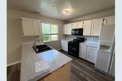 825 E 760 N, Ogden, UT 84404 - Photo 6