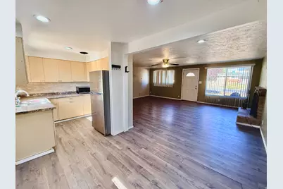 478 N 200 W, Clearfield, UT 84015 - Photo 10