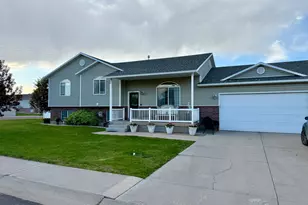 631 E 600 N, Roosevelt, UT 84066 - Photo 2