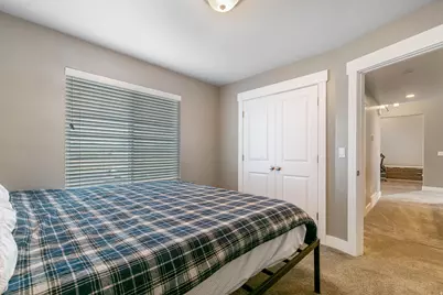 8 S Cherry Wood Ln, Midvale, UT 84047 - Photo 16