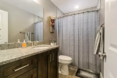 8 S Cherry Wood Ln, Midvale, UT 84047 - Photo 18