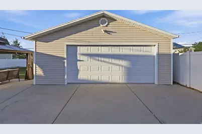 1085 E Sego Lily Dr S, Sandy, UT 84094 - Photo 40