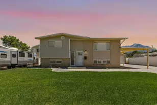 1085 E Sego Lily Dr S, Sandy, UT 84094 - Photo 1