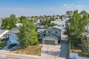 6157 W Nellies St, West Jordan, UT 84081 - Photo 2