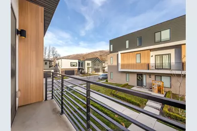 493 W 620 N #122, Centerville, UT 84014 - Photo 2
