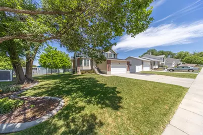 2626 W 3900 S, Roy, UT 84067 - Photo 2
