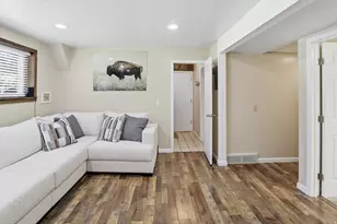 8938 S Manchester Ln, Sandy, UT 84093 - Photo 26