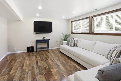 8938 S Manchester Ln, Sandy, UT 84093 - Photo 24