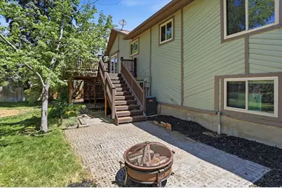 8938 S Manchester Ln, Sandy, UT 84093 - Photo 38