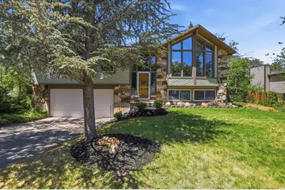 8938 S Manchester Ln, Sandy, UT 84093 - Photo 2