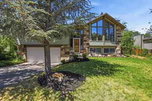 8938 S Manchester Ln, Sandy, UT 84093 - Photo 2