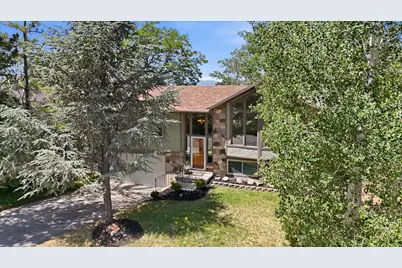 8938 S Manchester Ln, Sandy, UT 84093 - Photo 46