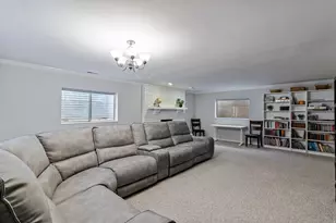 6191 S Rainsborough Rd, Murray, UT 84121 - Photo 20