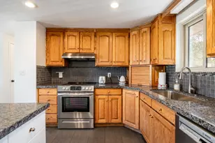 7331 S 1420 E, Cottonwood Heights, UT 84121 - Photo 8