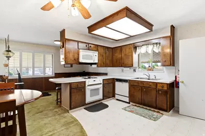 5166 S 2150 W, Roy, UT 84067 - Photo 8
