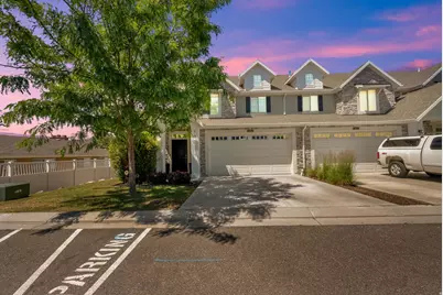 332 W Pages Ln, Bountiful, UT 84010 - Photo 2