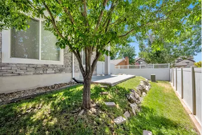 332 W Pages Ln, Bountiful, UT 84010 - Photo 6