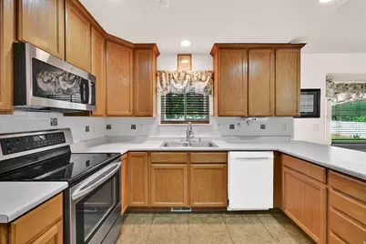 9592 Wood Park Ln, South Jordan, UT 84009 - Photo 12
