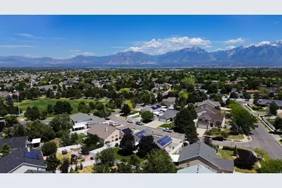 9592 Wood Park Ln, South Jordan, UT 84009 - Photo 48