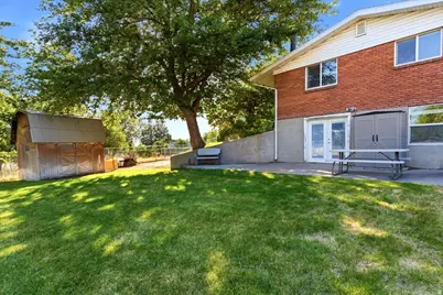 380 E 300 N, Clearfield, UT 84015 - Photo 32
