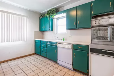 59 E Pinehurst Ave N, Tooele, UT 84074 - Photo 8