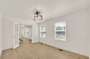 9709 S Camberley Cir, Sandy, UT 84092 - Photo 10