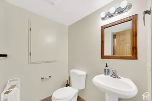 9709 S Camberley Cir, Sandy, UT 84092 - Photo 52