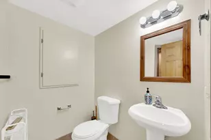 9709 S Camberley Cir, Sandy, UT 84092 - Photo 52