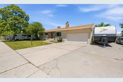 2004 W 13070 S, Riverton, UT 84065 - Photo 2