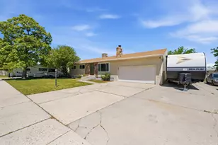 2004 W 13070 S, Riverton, UT 84065 - Photo 2