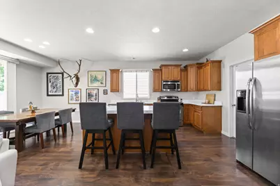1077 N Bellingham Ct, North Salt Lake, UT 84054 - Photo 6