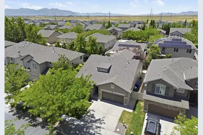 1077 N Bellingham Ct, North Salt Lake, UT 84054 - Photo 34