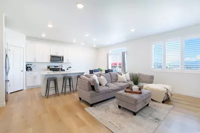 7911 S Highlandpoint Way #422, West Jordan, UT 84081 - Photo 2