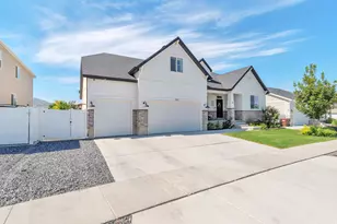 1952 E Rock Hollow Rd, Lake Point, UT 84074 - Photo 2