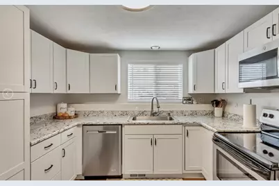 2065 California Ave #B, Provo, UT 84606 - Photo 4