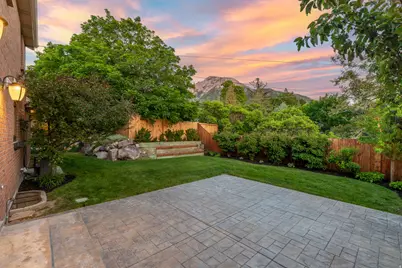 3226 E Hampton Ct, Holladay, UT 84124 - Photo 34
