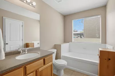 7063 W Dry Sycamore Ln, West Jordan, UT 84081 - Photo 6