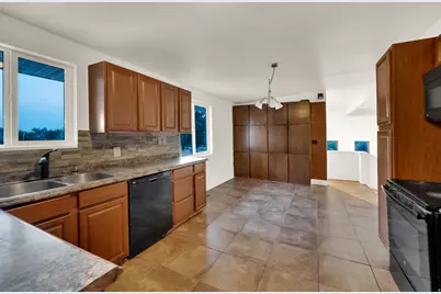 360 E 400 N, Centerville, UT 84014 - Photo 14