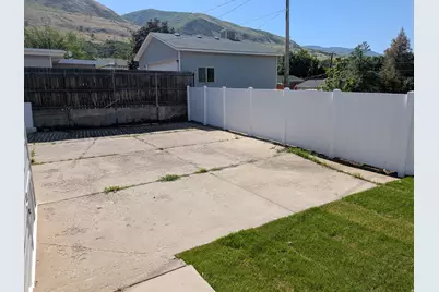 360 E 400 N, Centerville, UT 84014 - Photo 10