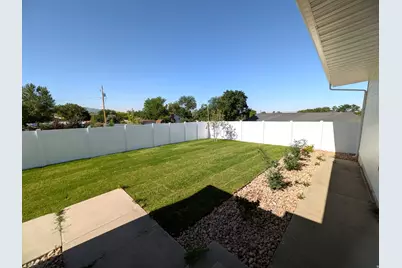360 E 400 N, Centerville, UT 84014 - Photo 8