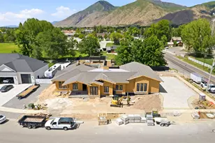 237 S Main St, Mapleton, UT 84664 - Photo 2