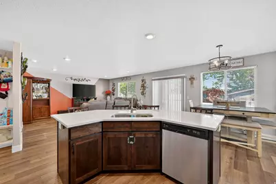 5925 S Olympic Vw, Kearns, UT 84118 - Photo 6
