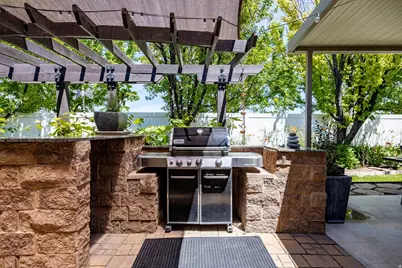 6716 W Hunter Crest Cir, West Valley, UT 84128 - Photo 26